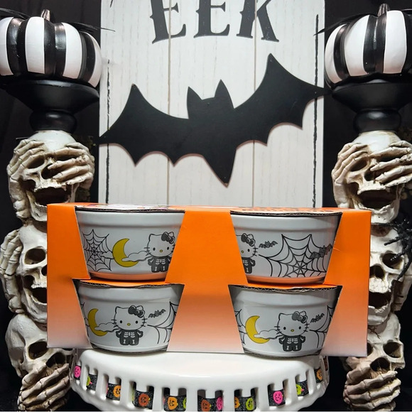 Hello Kitty Other - Sanrio Hello Kitty Halloween Skeleton Spiderweb Bat Ceramic Set Of 4 Ramekins